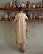 PAKISTANI BRUNETTE BEIGE DRESS. - Image 7